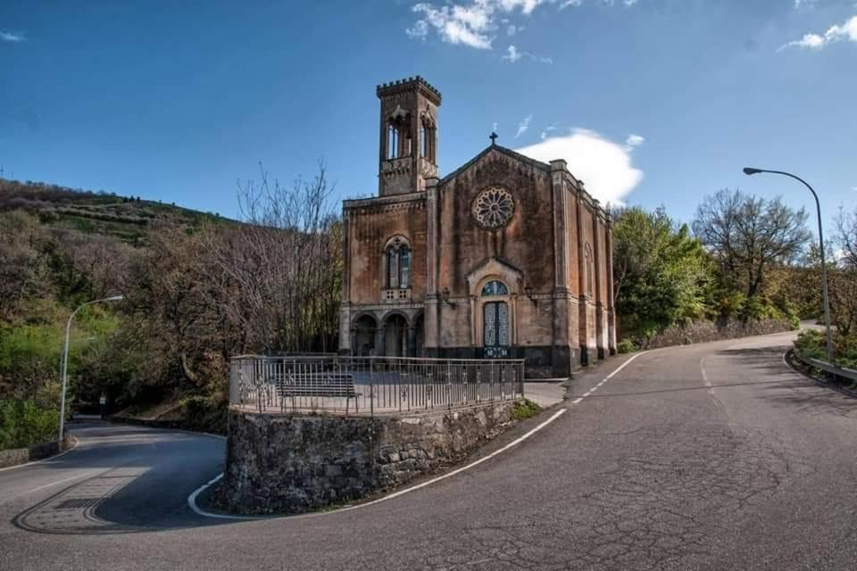 Animosa Suites Castiglione De Sicilia Esterno foto